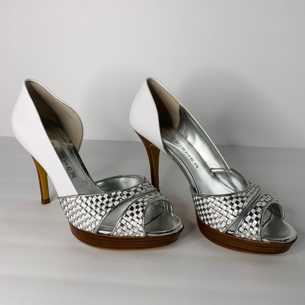 Marc Fisher, Heels